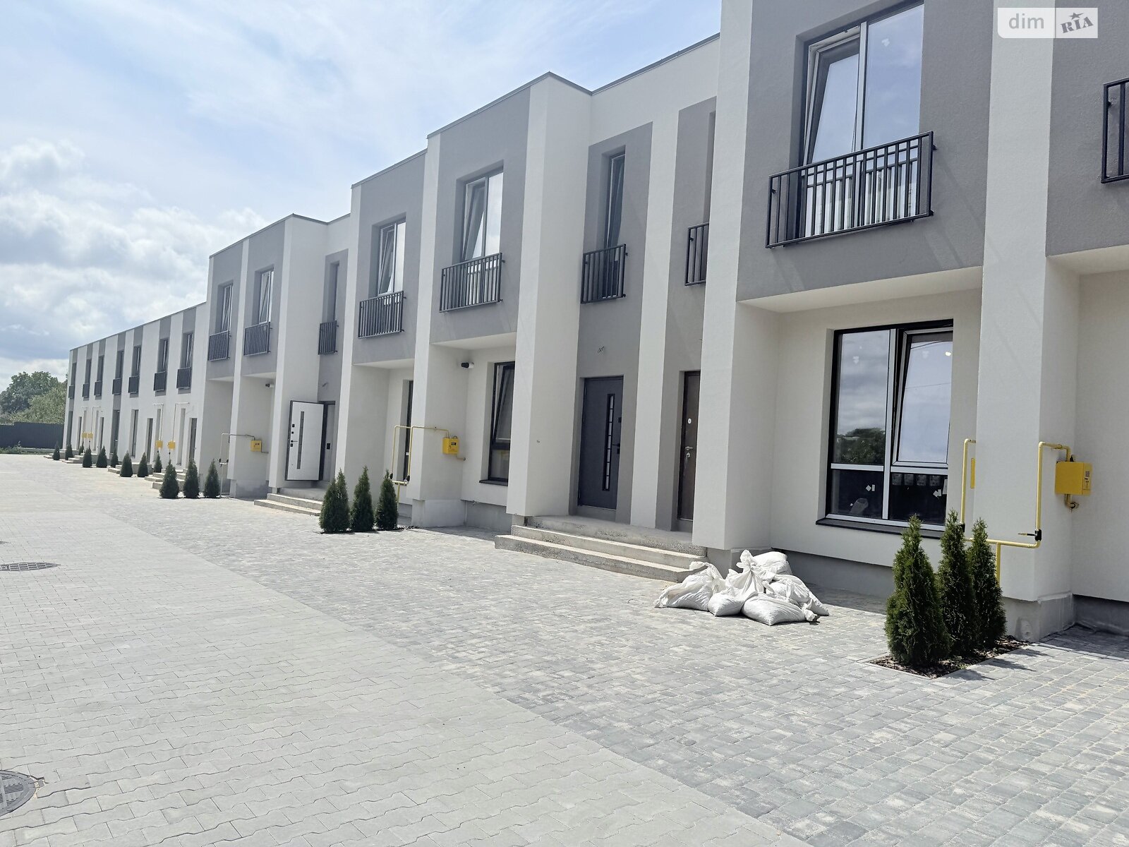 2 КІМ. ТАУНХАУС, ПЛОЩА - 73 м², ЦІНА - 53 000 $
, вул. Лесі Українки