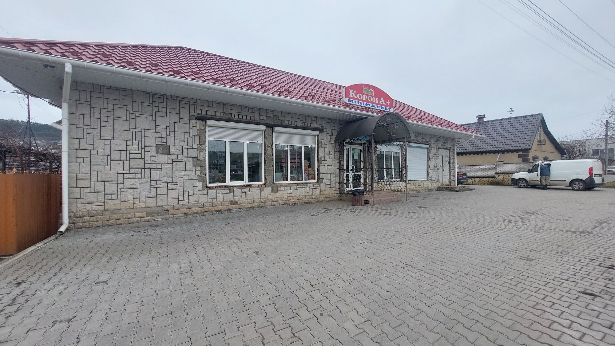 ПЛОЩА - 270 м², ЦІНА - 170 000 $

