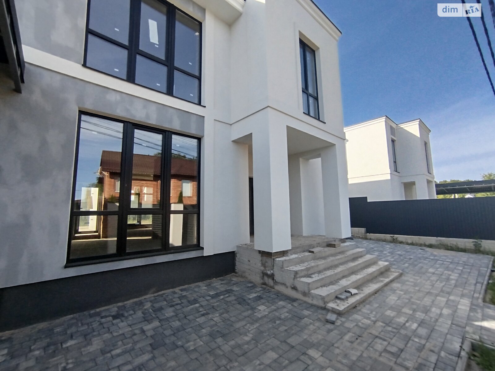 3 КІМ. БУДИНОК, ПЛОЩА - 170 м², ЦІНА - 160 000 $
, вул. Дачна
