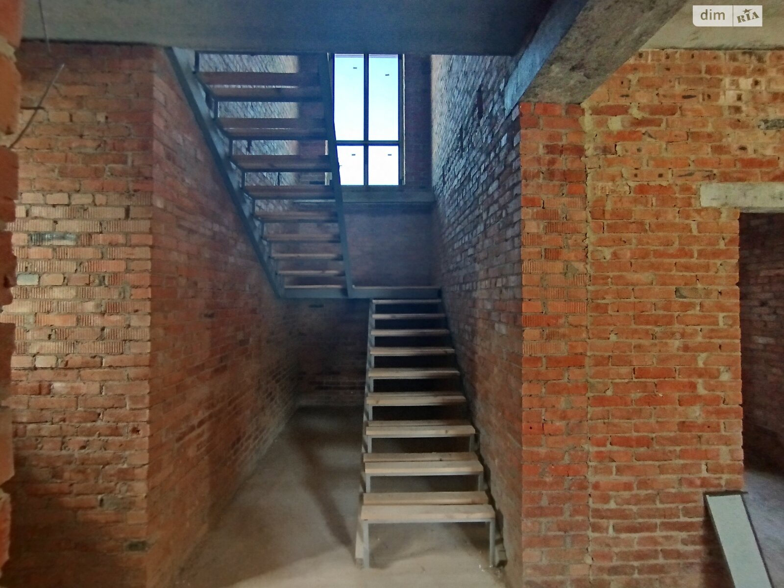 Обʼєкт нерухомості: 3 КІМ. БУДИНОК, ПЛОЩА - 170 м², ЦІНА - 160 000 $
, вул. Дачна — HUBTRUST, Вінниця