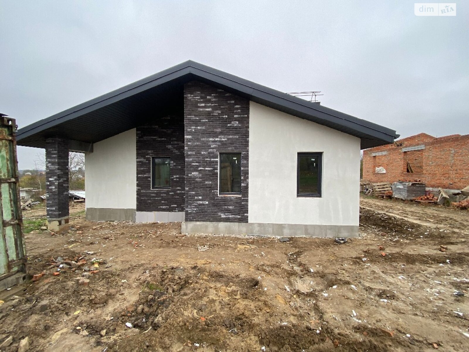 3 КІМ. БУДИНОК, ПЛОЩА - 104 м², ЦІНА - 80 000 $
