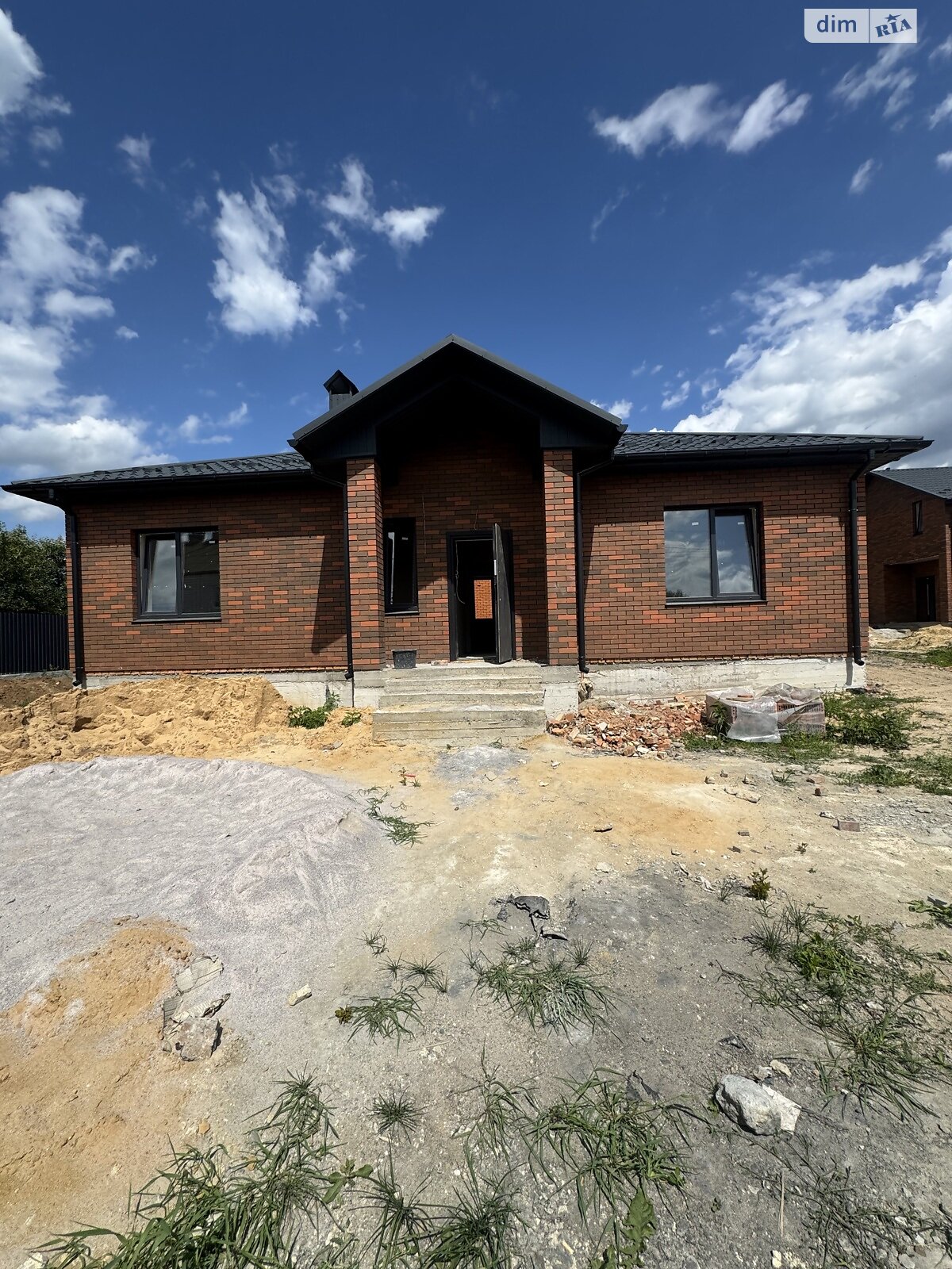 3 КІМ. БУДИНОК, ПЛОЩА - 105 м², ЦІНА - 89 000 $
