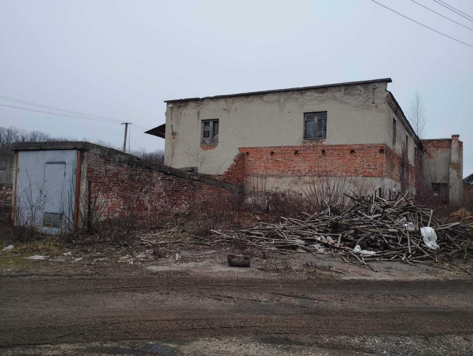 ПЛОЩА - 555 м², ЦІНА - 20 400 $
