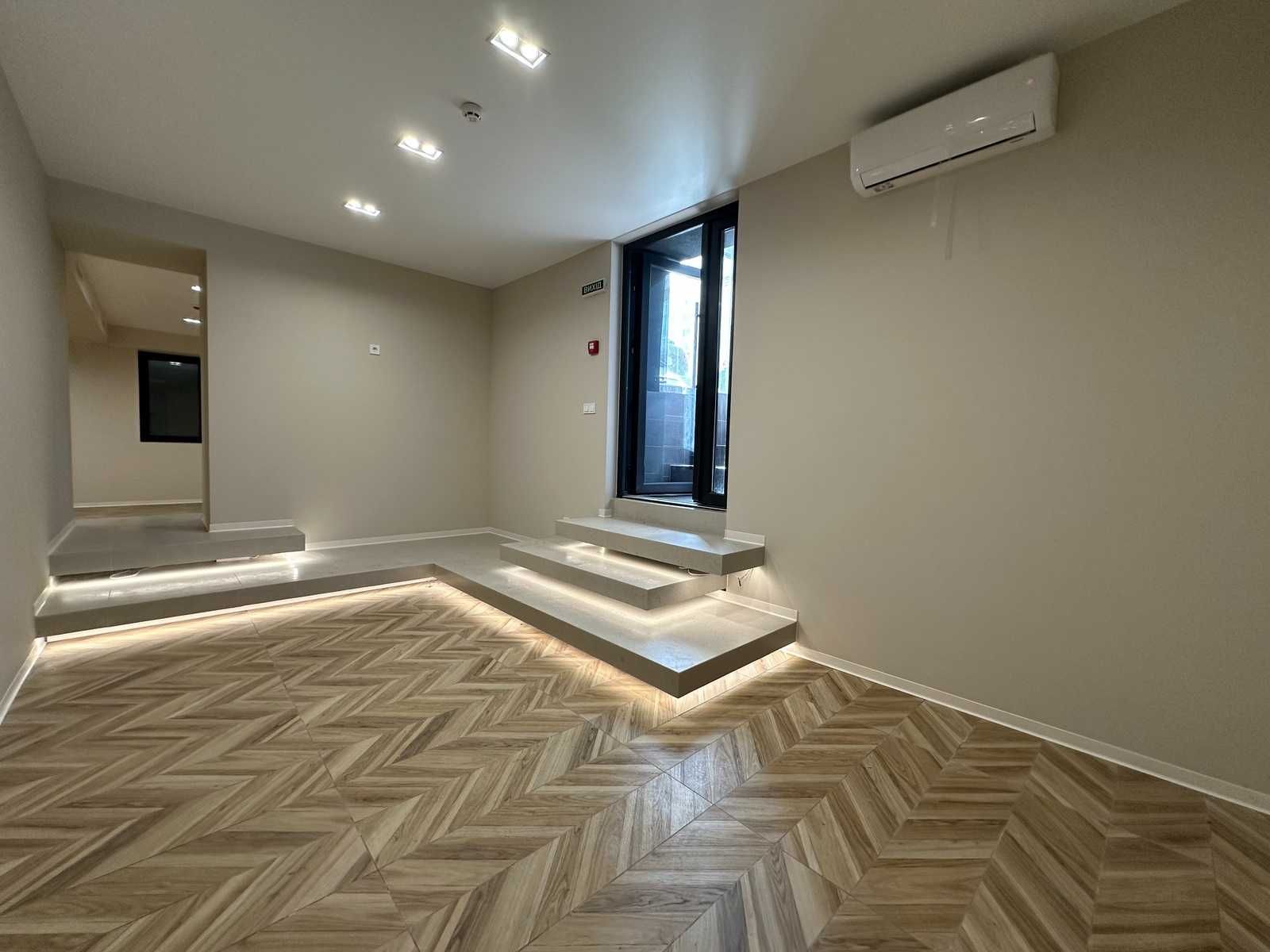 ПЛОЩА - 150 м², ЦІНА - 250 000 $
