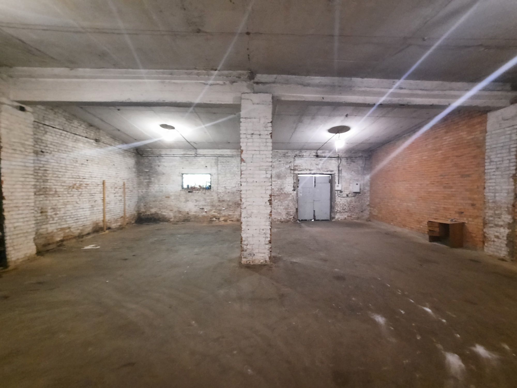 ПЛОЩА - 135 м², ЦІНА - 387 $
