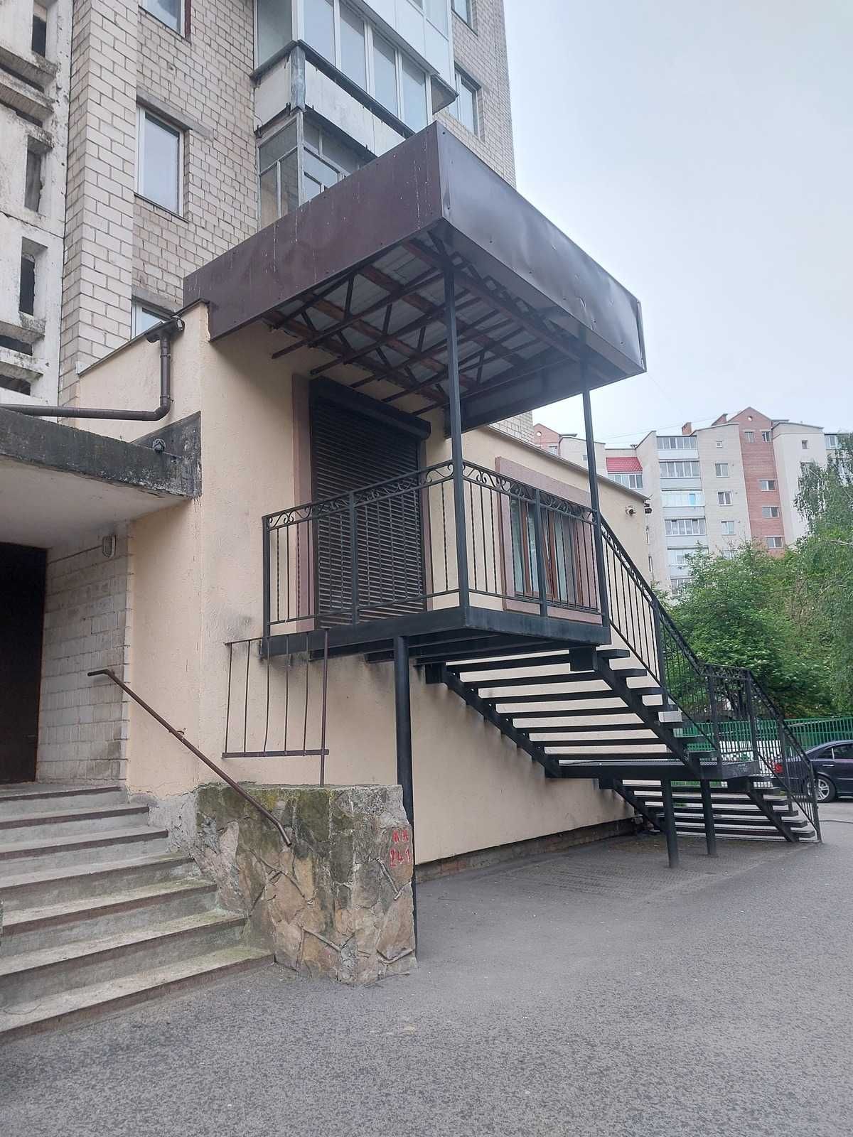 ПЛОЩА - 83 м², ЦІНА - 770 $
