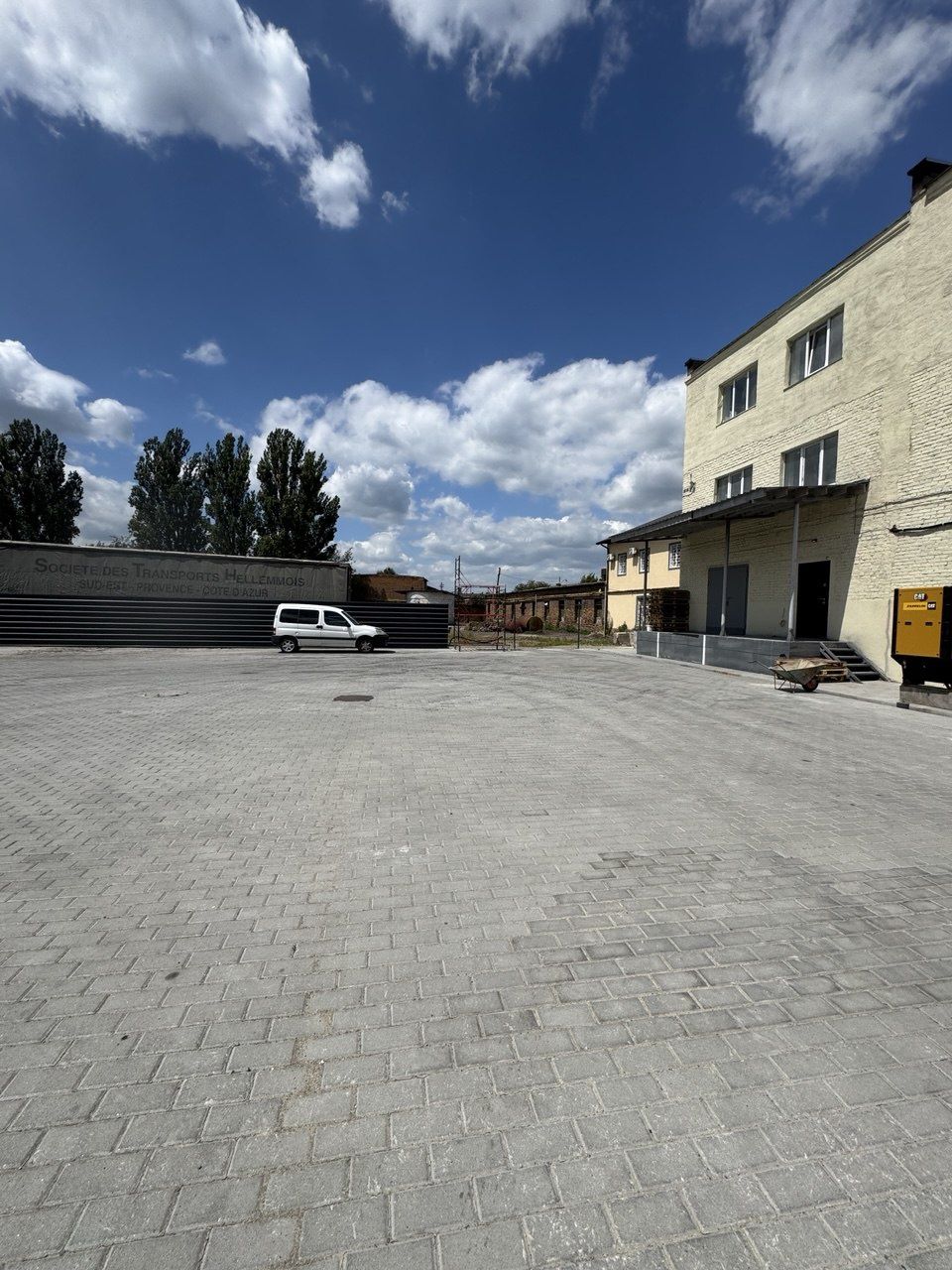 Обʼєкт нерухомості: ПЛОЩА - 440 м², ЦІНА - 2 407 $
 — HUBTRUST, Вінниця