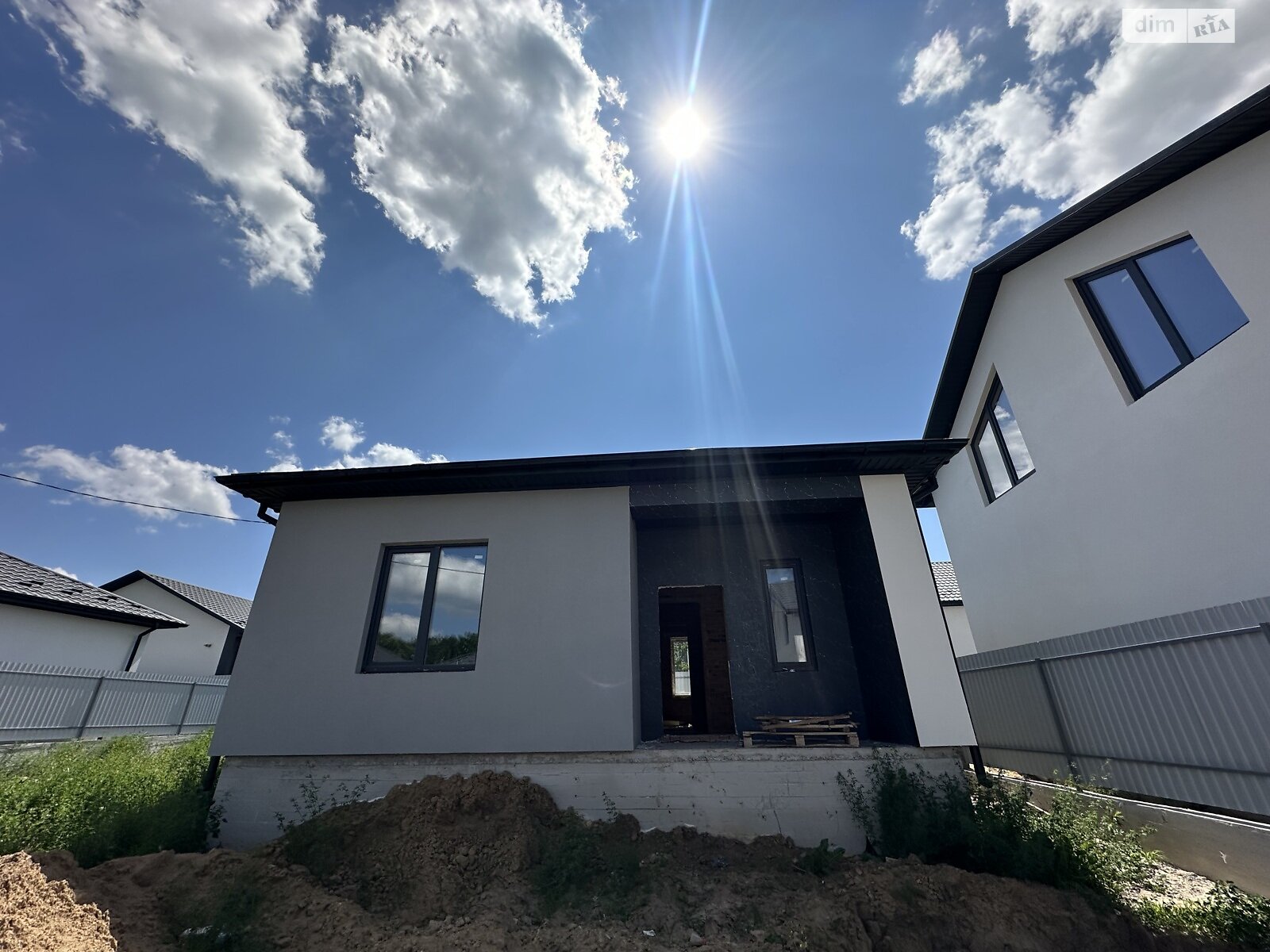 2 КІМ. БУДИНОК, ПЛОЩА - 90 м², ЦІНА - 75 000 $
