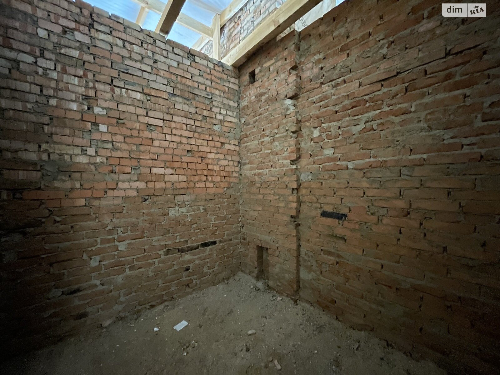 Обʼєкт нерухомості: 2 КІМ. ТАУНХАУС, ПЛОЩА - 80 м², ЦІНА - 37 000 $
, вул. Садова — HUBTRUST, Вінниця