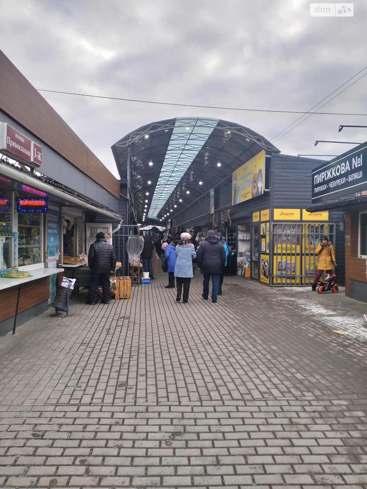 ПЛОЩА - 14 м², ЦІНА - 4 800 $
, пл. Привокзальна