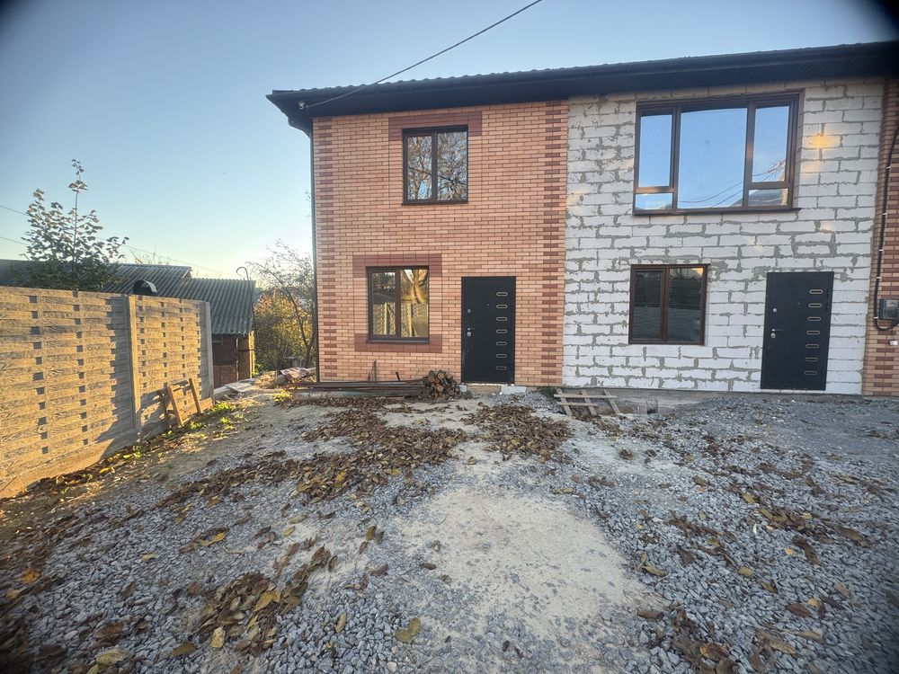 2 КІМ.  ТАУНХАУС ПЛОЩА – 84 м², ЦІНА – 55 000$, РАЙОН: Бучми