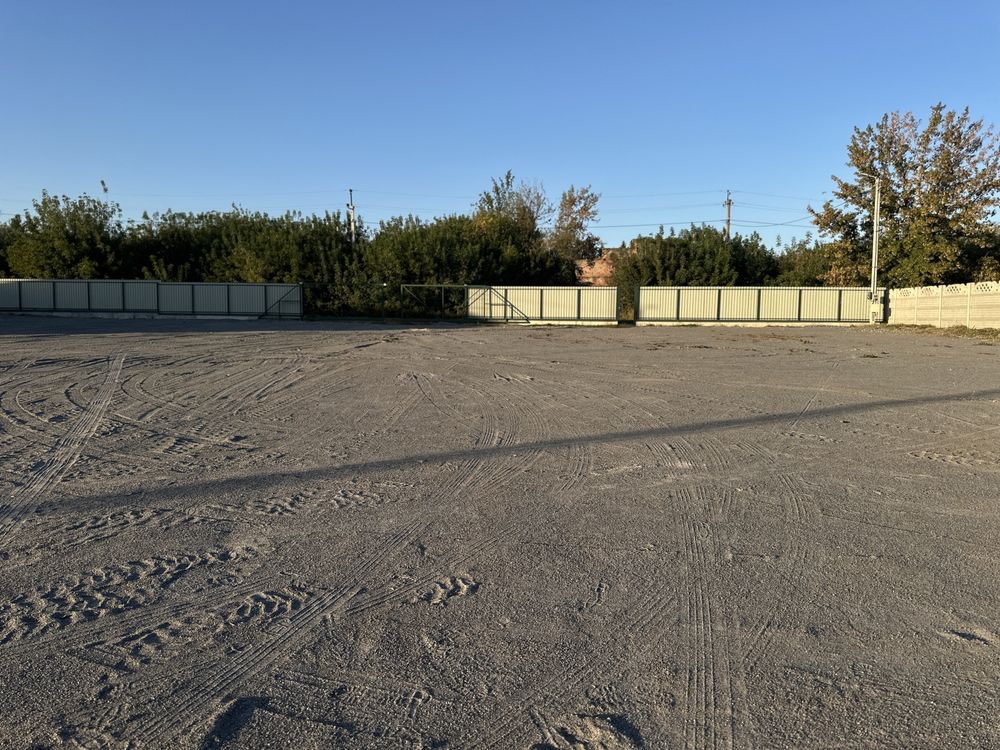 ПЛОЩА - 2200 м², ЦІНА - 500 $
