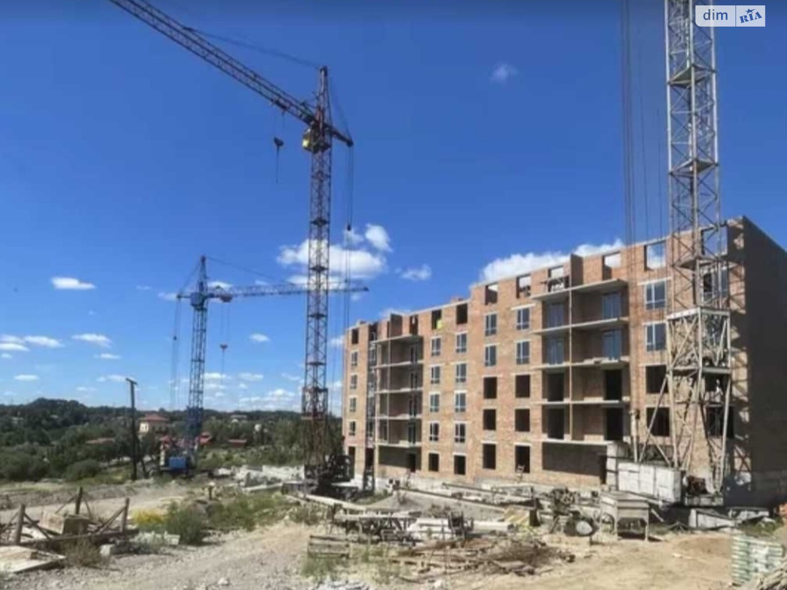 1 КІМ. КВАРТИРА, ПЛОЩА - 40.8 м², ЦІНА - 25 000 $
, вул. Соснова
