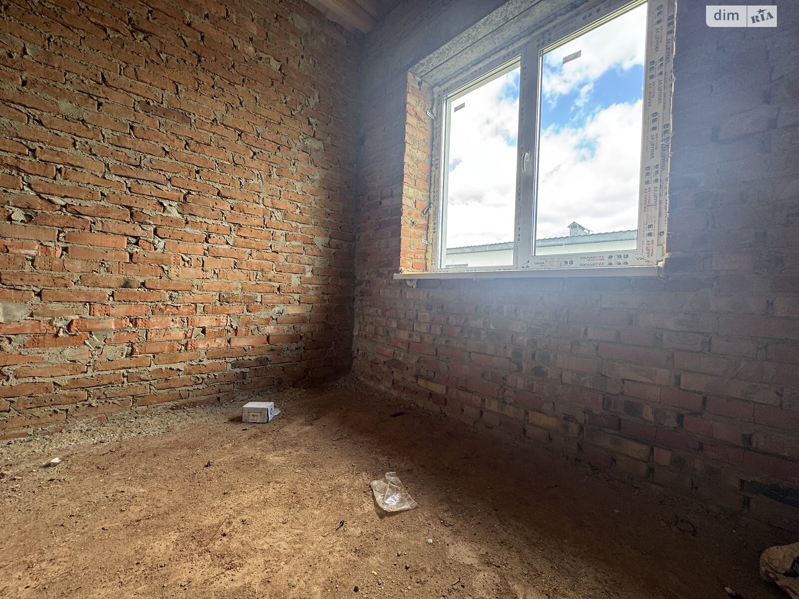 Обʼєкт нерухомості: 2 КІМ. ТАУНХАУС, ПЛОЩА - 80 м², ЦІНА - 36 999 $
, вул. Алеї — HUBTRUST, Вінниця