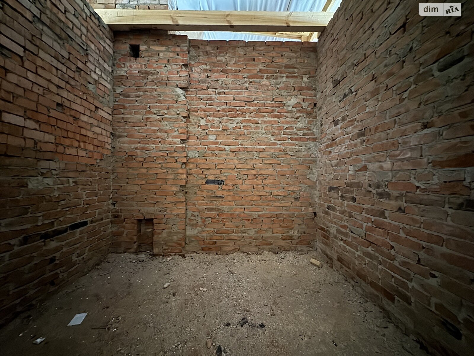 Обʼєкт нерухомості: 2 КІМ. ТАУНХАУС, ПЛОЩА - 80 м², ЦІНА - 36 999 $
, вул. Алеї — HUBTRUST, Вінниця