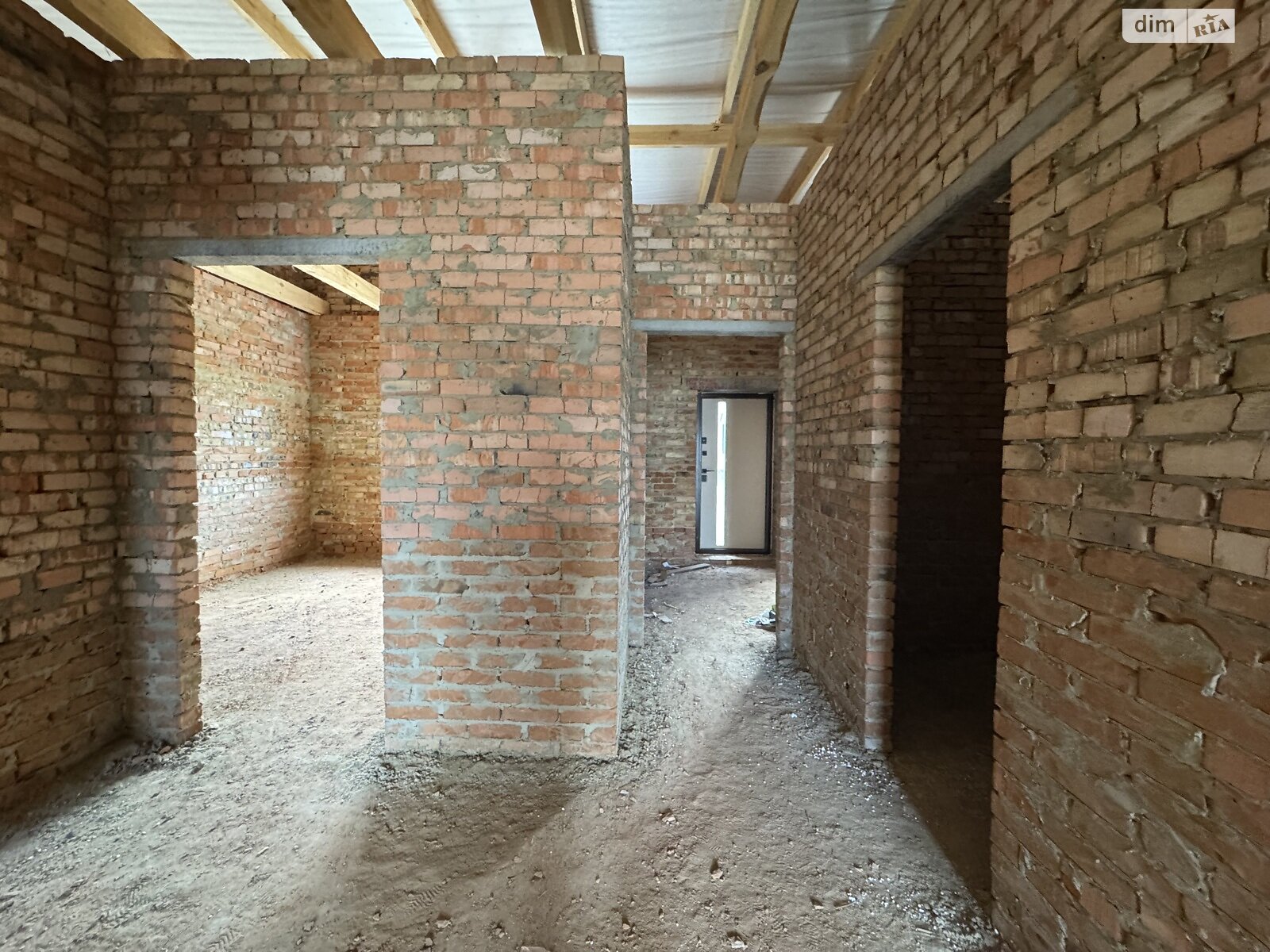 Обʼєкт нерухомості: 2 КІМ. ТАУНХАУС, ПЛОЩА - 80 м², ЦІНА - 36 999 $
, вул. Алеї — HUBTRUST, Вінниця