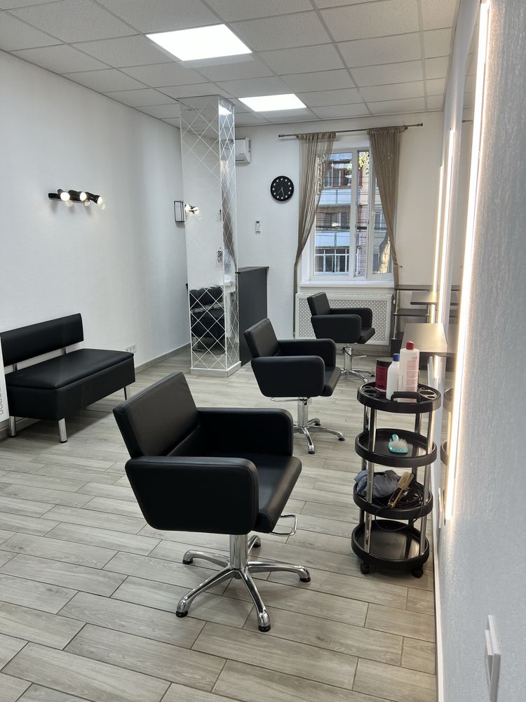 ПЛОЩА - 35 м², ЦІНА - 83 $
