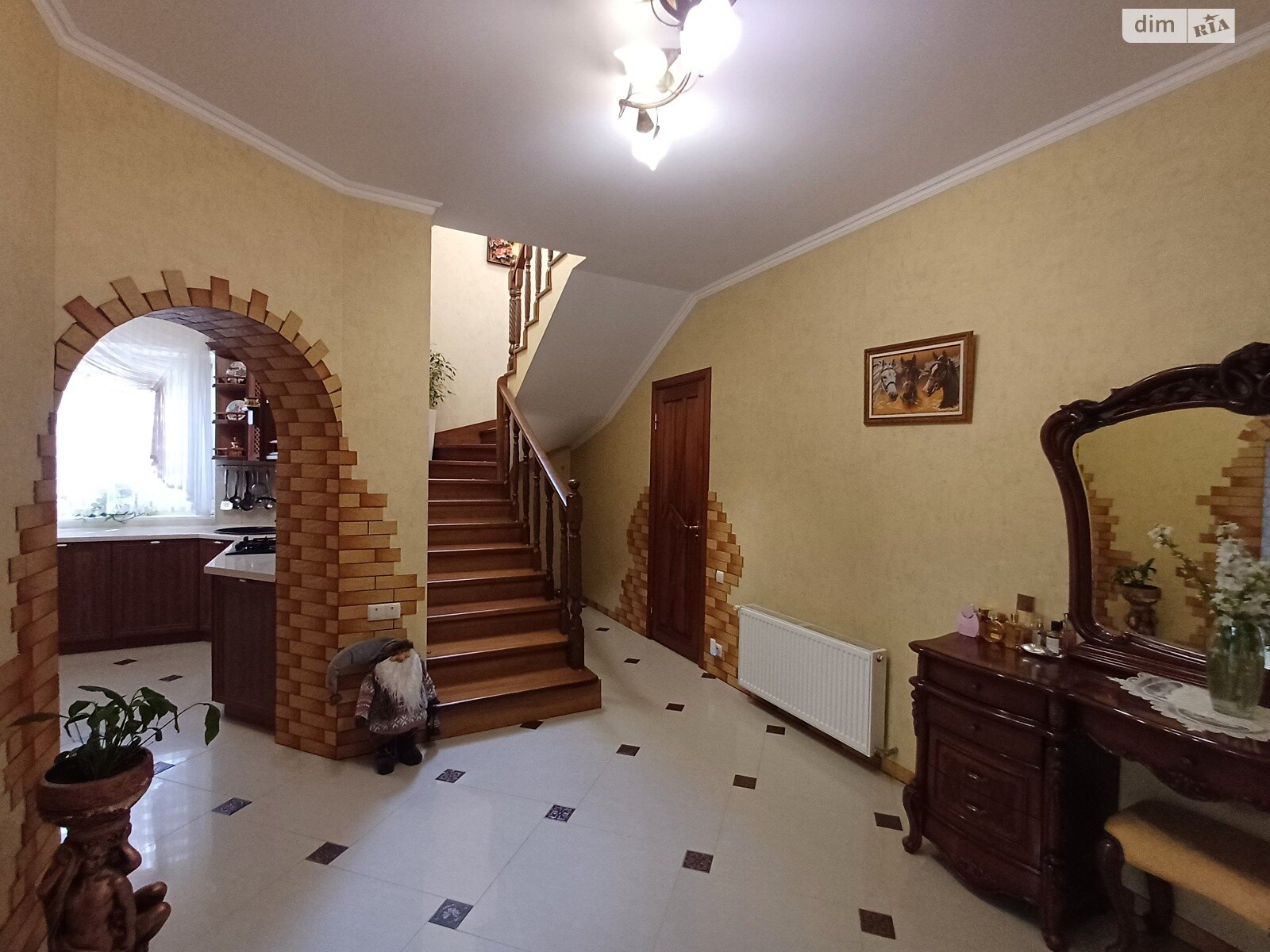 Обʼєкт нерухомості: 5 КІМ. БУДИНОК, ПЛОЩА - 190 м², ЦІНА - 225 000 $
 — HUBTRUST, Вінниця