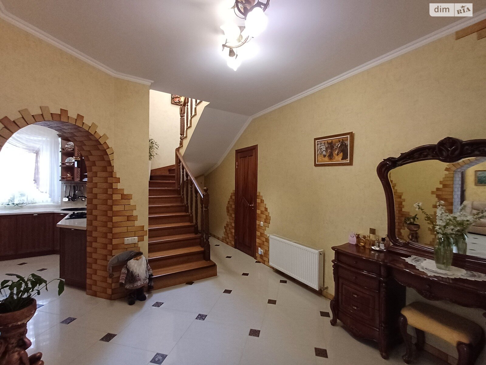 Обʼєкт нерухомості: 5 КІМ. БУДИНОК, ПЛОЩА - 190 м², ЦІНА - 225 000 $
 — HUBTRUST, Вінниця