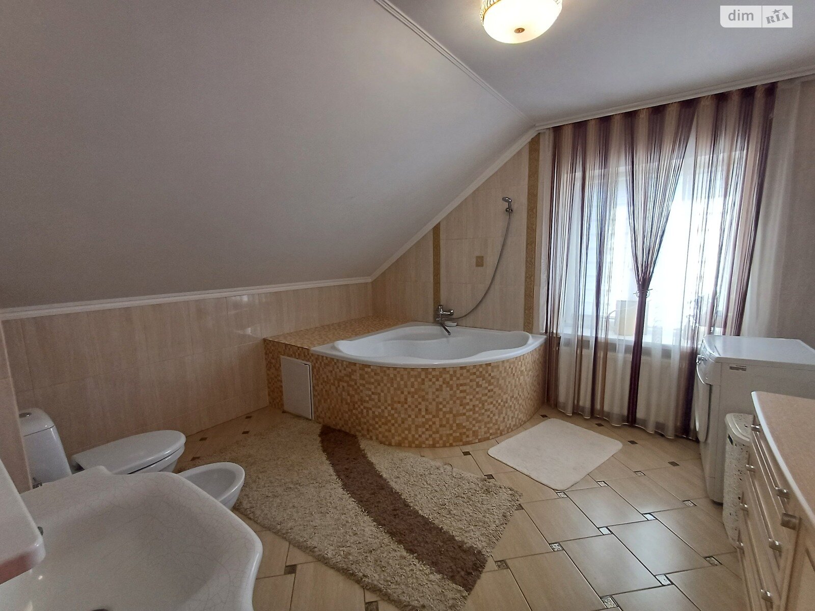 Обʼєкт нерухомості: 5 КІМ. БУДИНОК, ПЛОЩА - 190 м², ЦІНА - 225 000 $
 — HUBTRUST, Вінниця