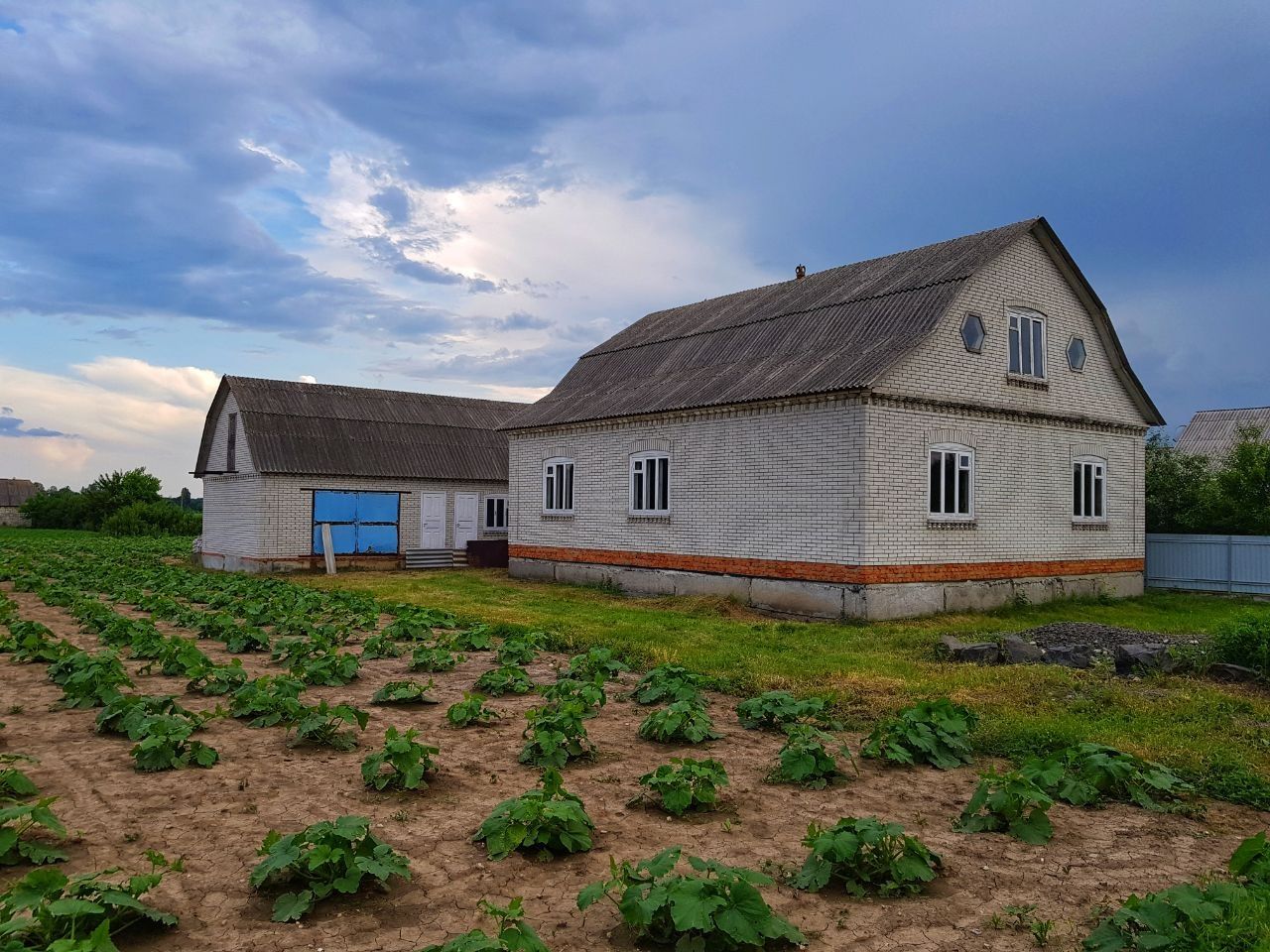 5 КІМ. БУДИНОК, ПЛОЩА - 140 м², ЦІНА - 16 500 $
