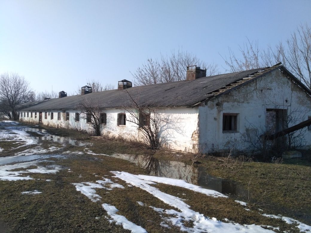 ПЛОЩА - 900 м², ЦІНА - 5 400 $
