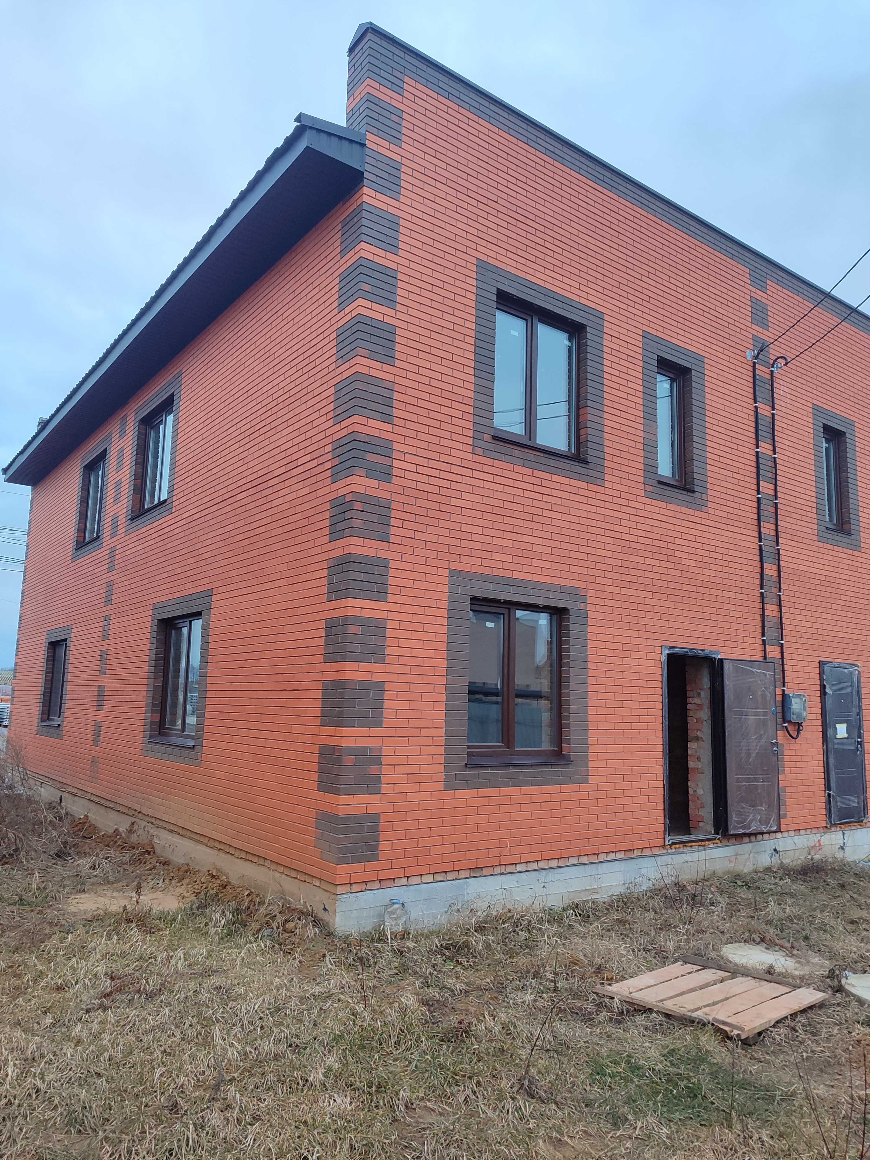 2 КІМ.  ТАУНХАУС ПЛОЩА – 70 м², ЦІНА – 40 000$, РАЙОН: Перемичка