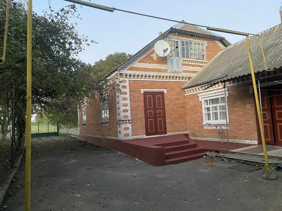 5 КІМ. БУДИНОК, ПЛОЩА - 250 м², ЦІНА - 20 000 $
