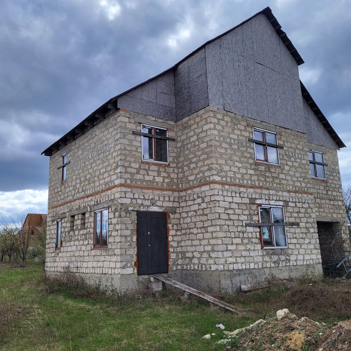 4 КІМ. БУДИНОК, ПЛОЩА - 170 м², ЦІНА - 15 000 $
