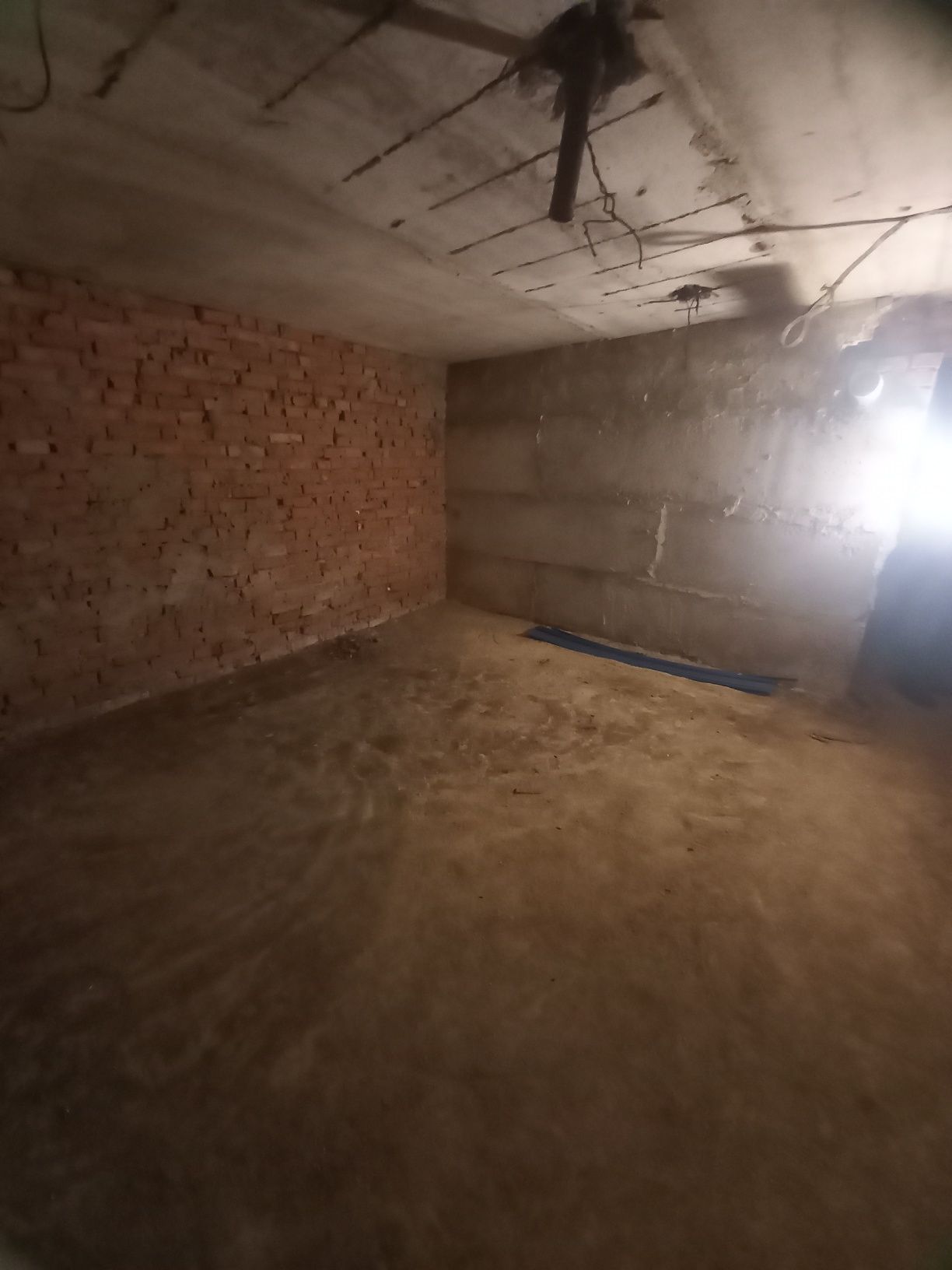 ПЛОЩА - 325 м², ЦІНА - 130 000 $
