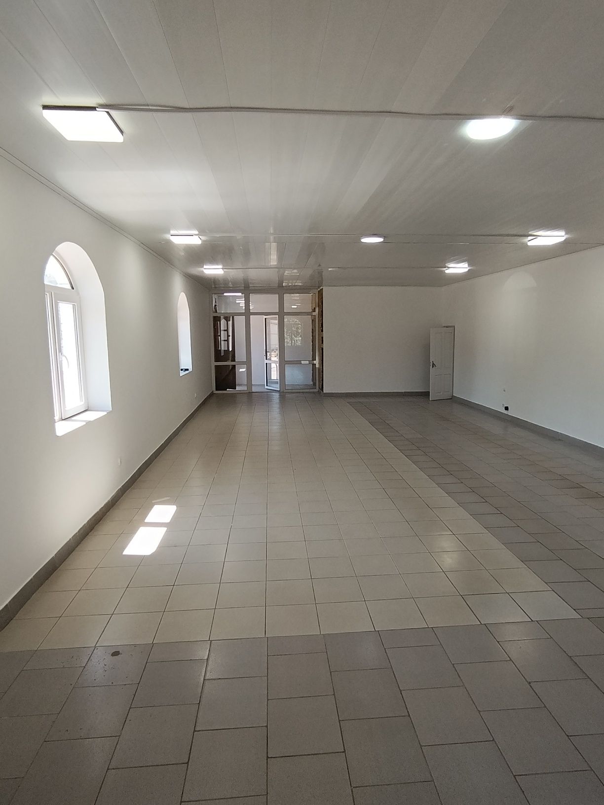 ПЛОЩА - 120 м², ЦІНА - 358 $
