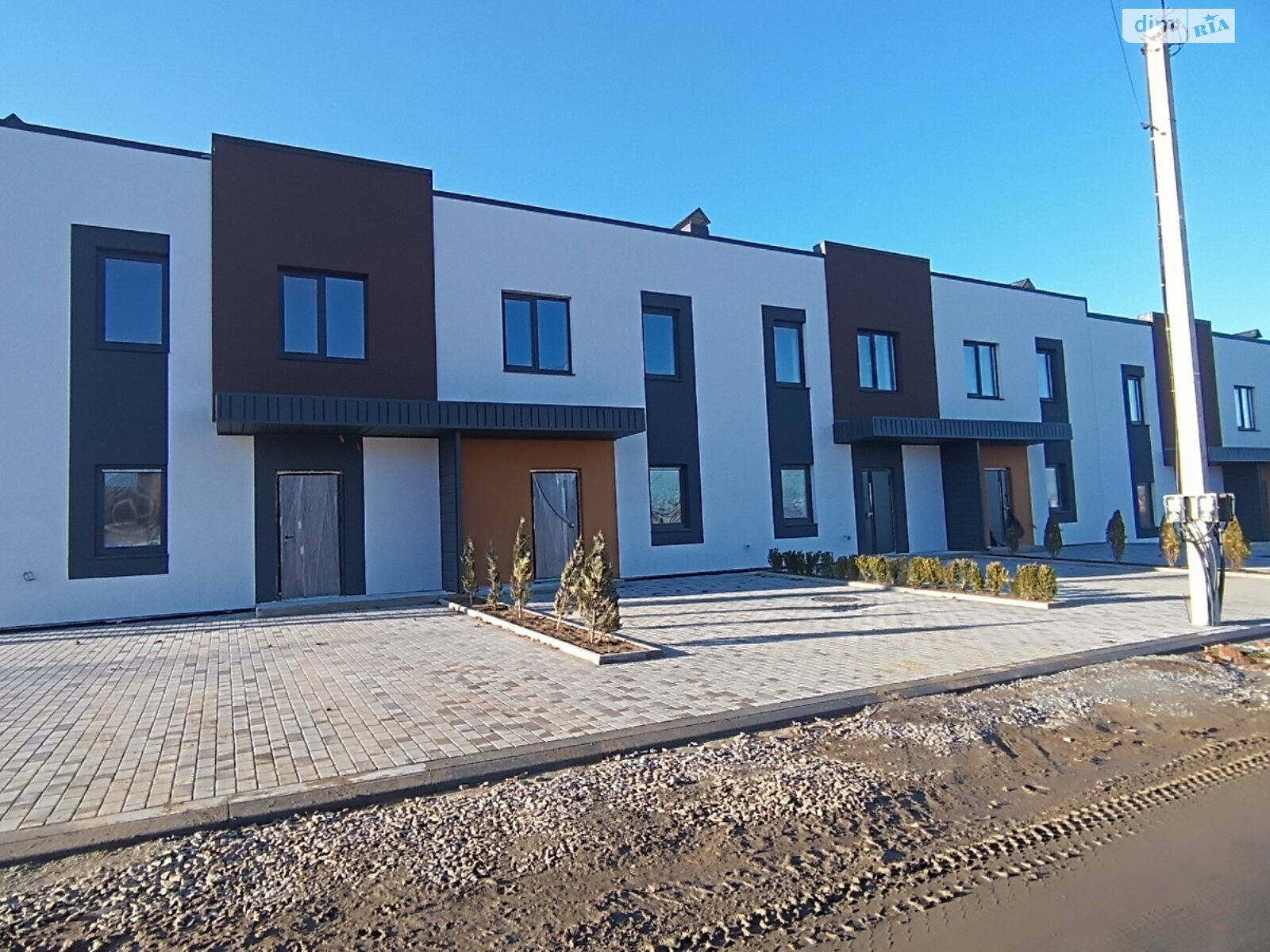 3 КІМ. ТАУНХАУС, ПЛОЩА - 126 м², ЦІНА - 65 000 $
