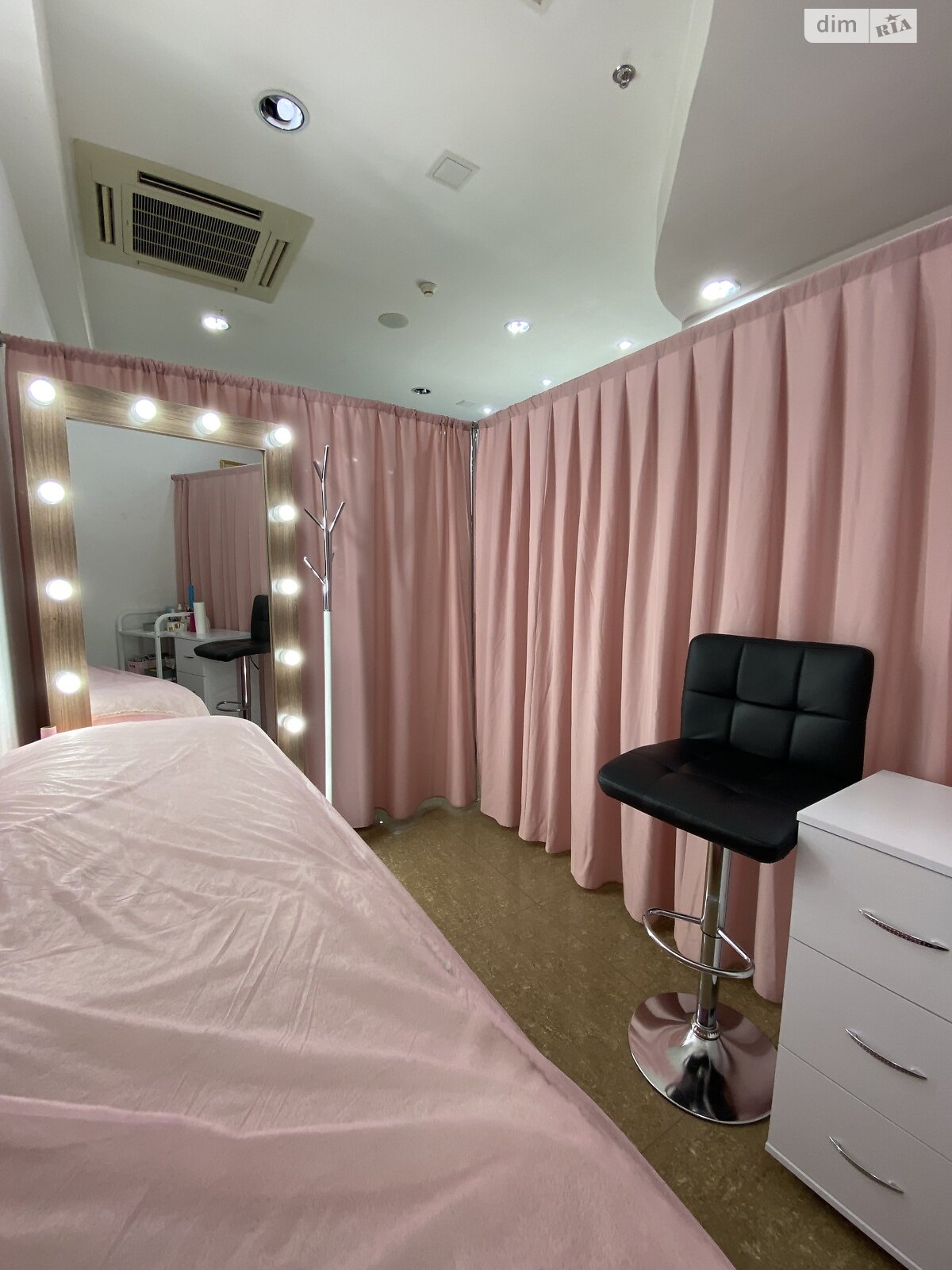 Обʼєкт нерухомості: ПЛОЩА - 30 м², ЦІНА - 6 500 $
, вул. Пирогова — HUBTRUST, Вінниця