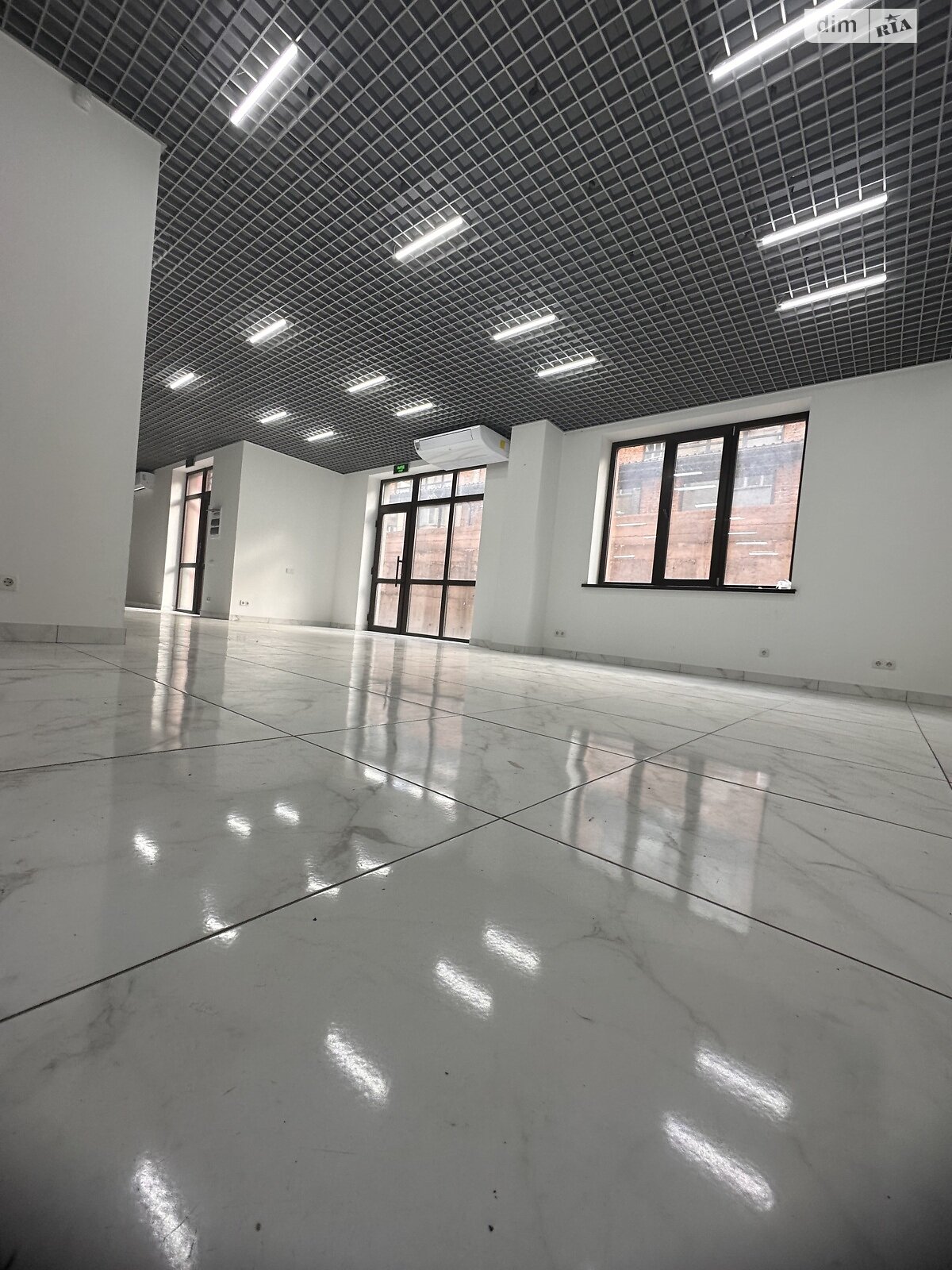Обʼєкт нерухомості: ПЛОЩА - 149 м², ЦІНА - 69 000 $
, вул. Стрілецька — HUBTRUST, Вінниця