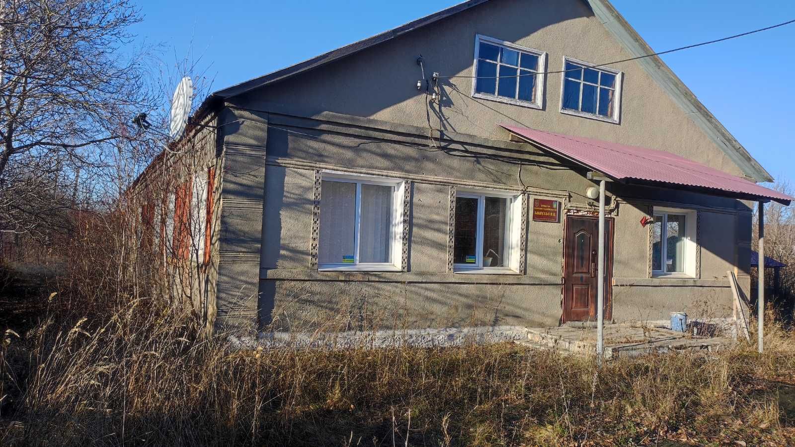 ПЛОЩА - 204 м², ЦІНА - 477 $
