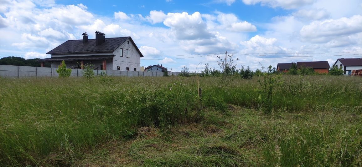 ПЛОЩА – 10 сот., ЦІНА – 15 000$, РАЙОН: Старе місто