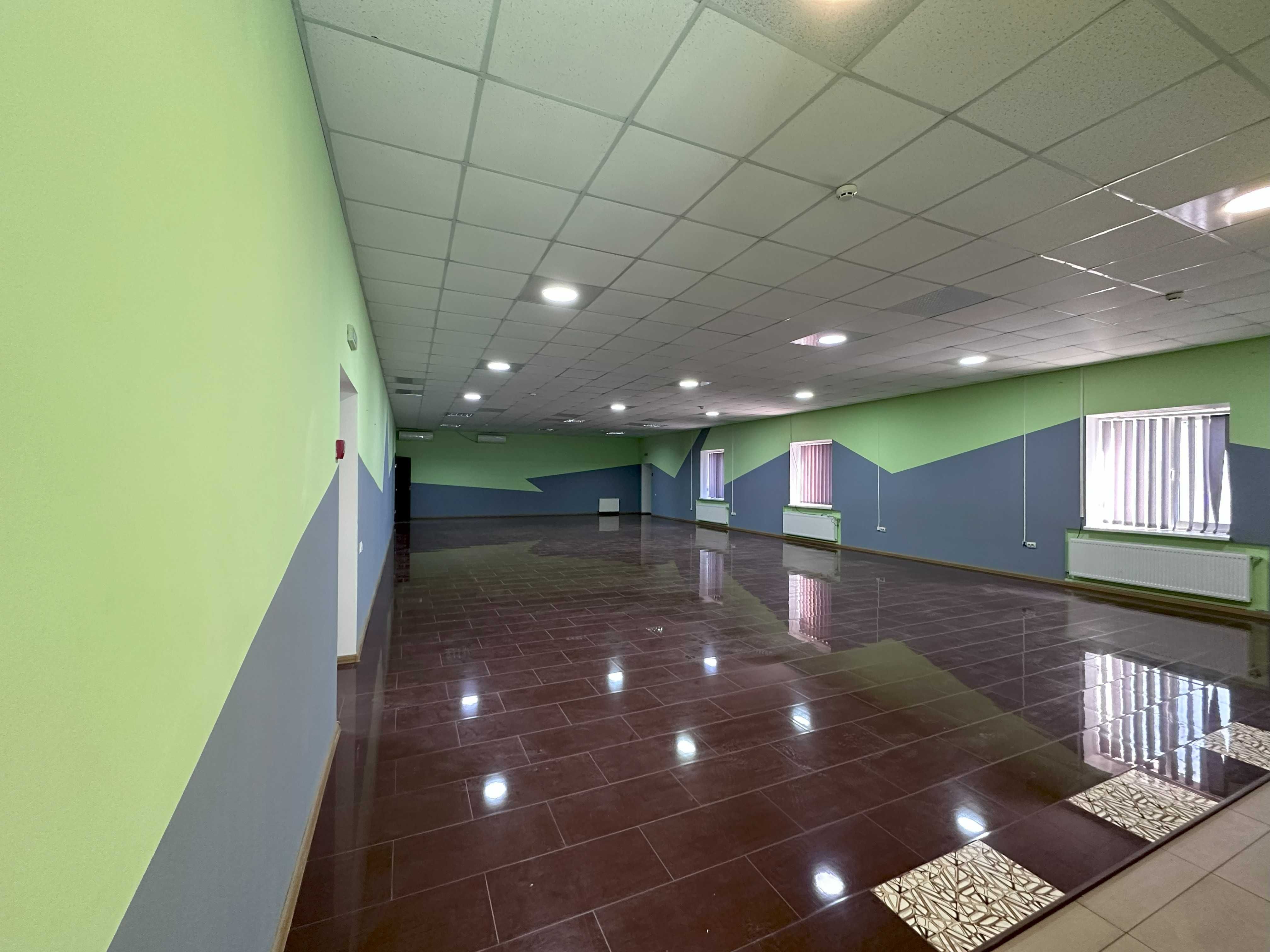 ПЛОЩА - 270 м², ЦІНА - 1 553 $
