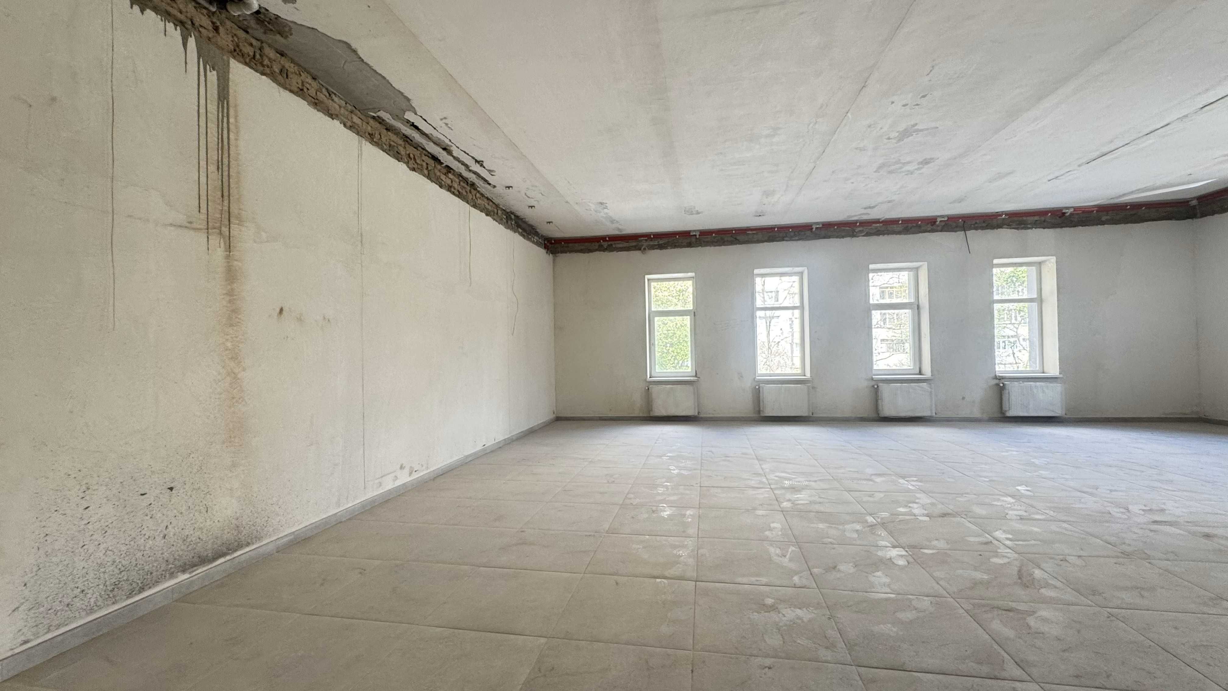 ПЛОЩА - 400 м², ЦІНА - 4 000 $

