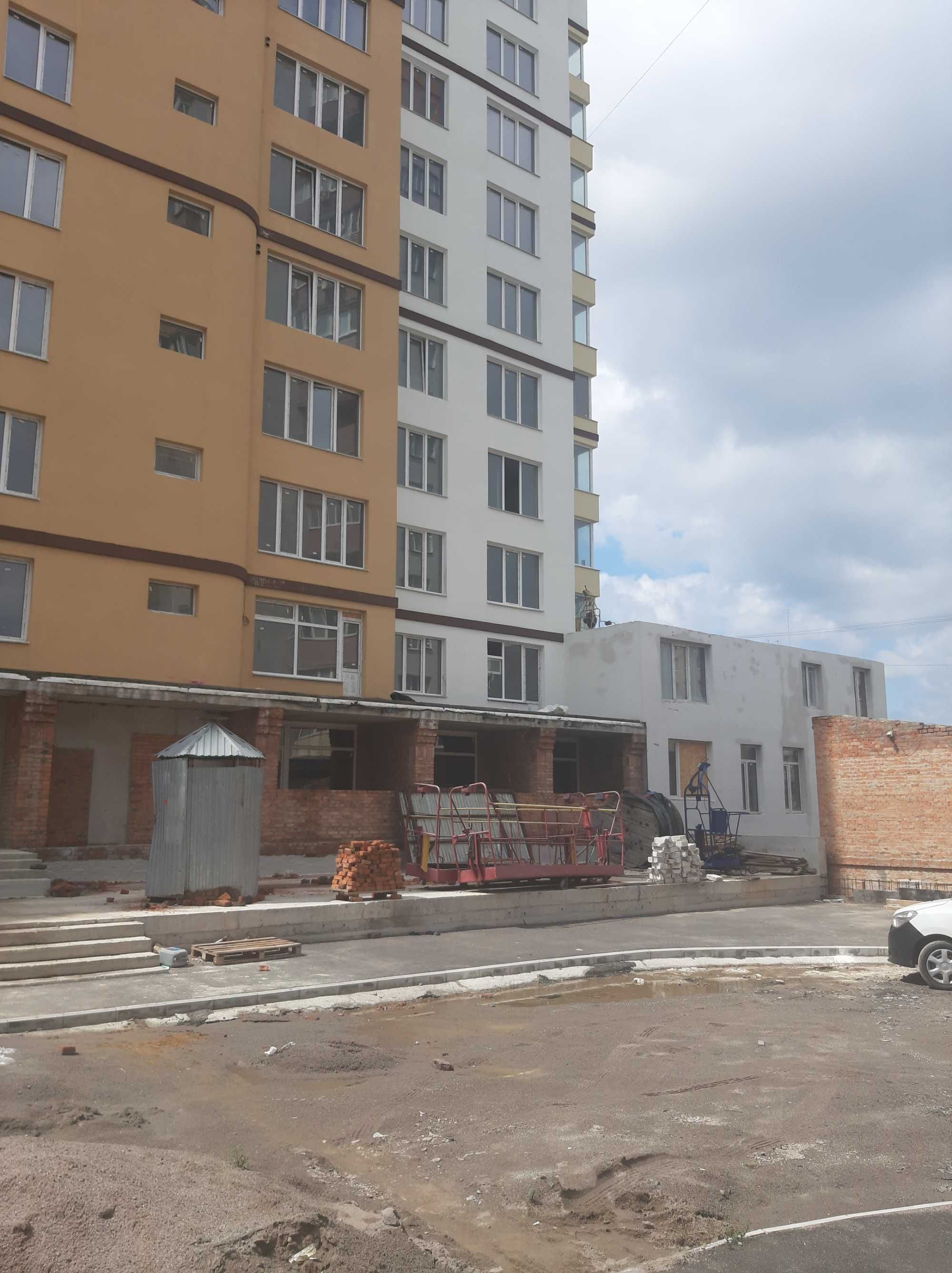 1 КІМ.  КВАРТИРА ПЛОЩА – 48 м², ЦІНА – 43 000$, РАЙОН: Київська