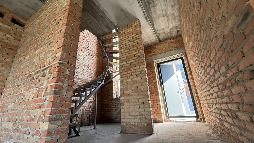 Обʼєкт нерухомості: 4 КІМ.  ТАУНХАУС ПЛОЩА – 135 м², ЦІНА – 105 000$, РАЙОН: Перемичка — HUBTRUST, Вінниця