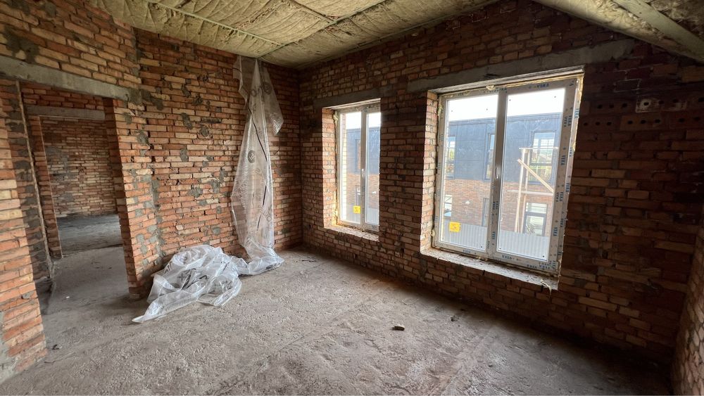 Обʼєкт нерухомості: 4 КІМ.  ТАУНХАУС ПЛОЩА – 135 м², ЦІНА – 105 000$, РАЙОН: Перемичка — HUBTRUST, Вінниця