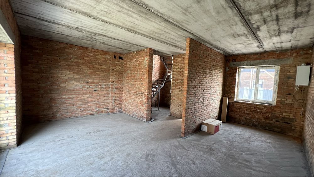 Обʼєкт нерухомості: 4 КІМ.  ТАУНХАУС ПЛОЩА – 135 м², ЦІНА – 105 000$, РАЙОН: Перемичка — HUBTRUST, Вінниця