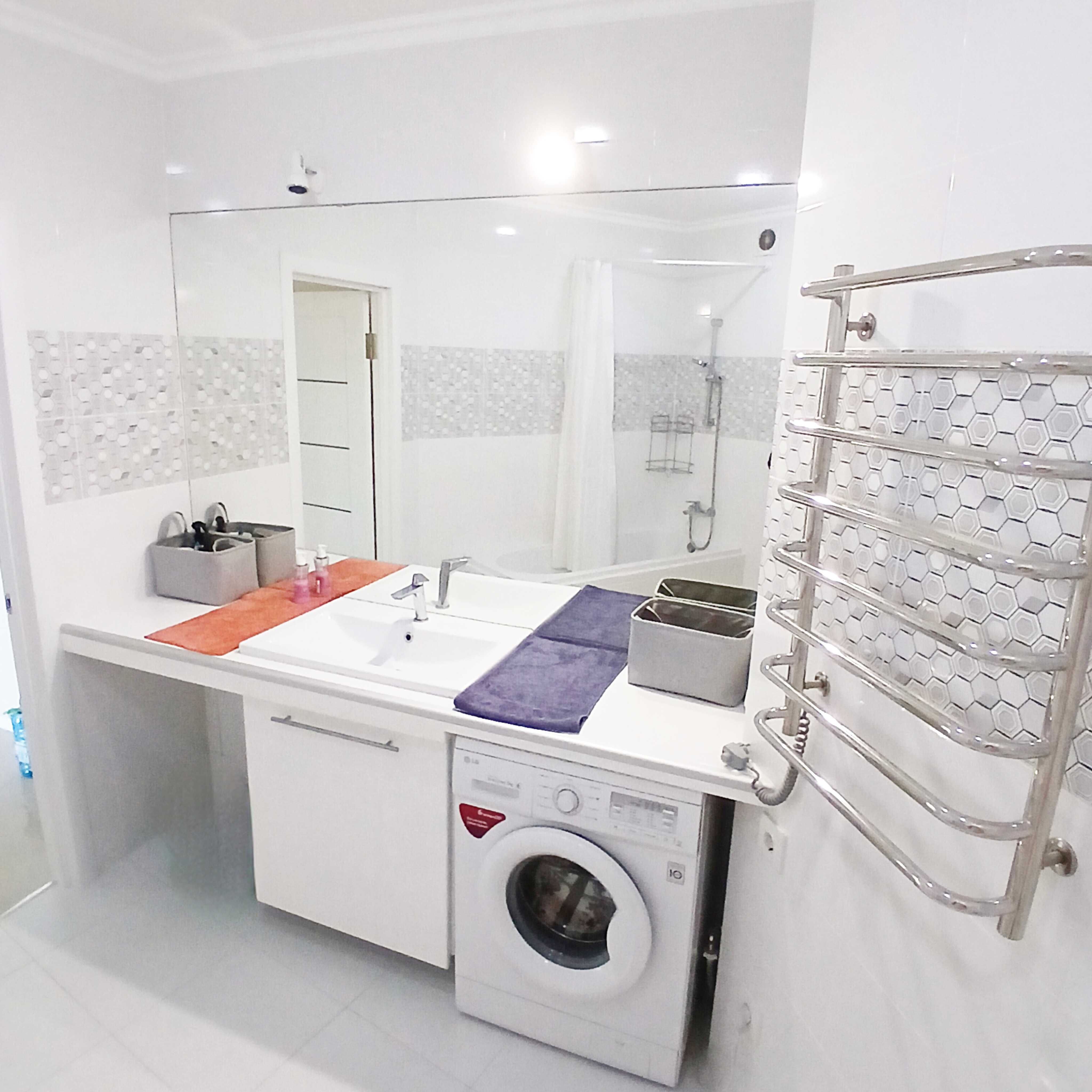 1 КІМ. КВАРТИРА, ПЛОЩА - 62 м², ЦІНА - 85 000 $
