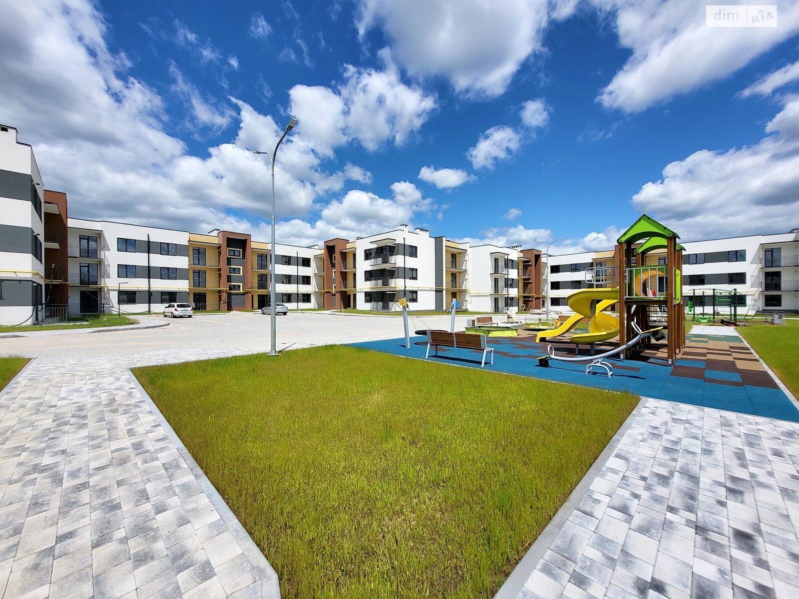 1 КІМ. КВАРТИРА, ПЛОЩА - 41.58 м², ЦІНА - 42 000 $
, 4-й пров. Леоніда Каденюка(Комарова)