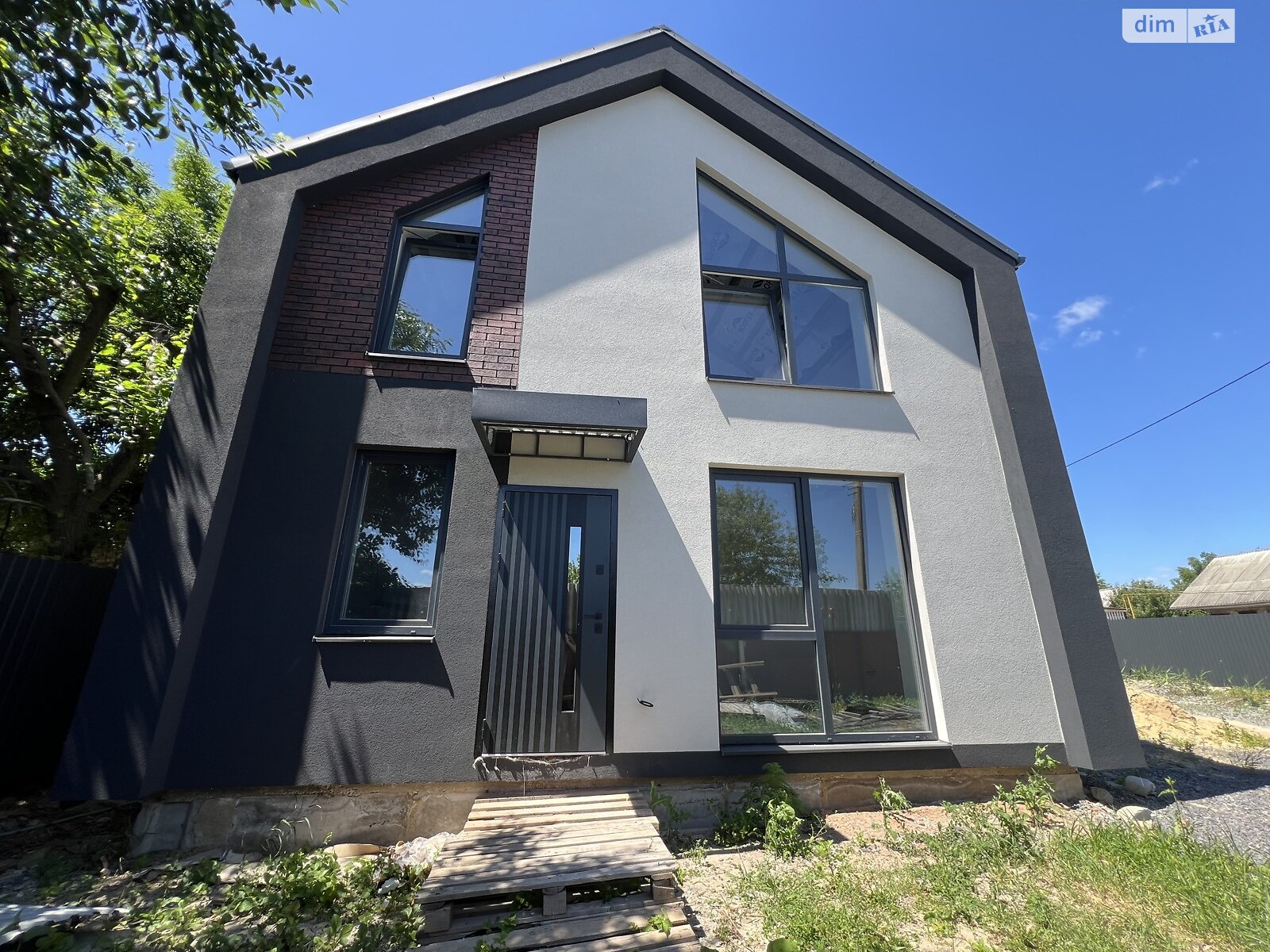4 КІМ. БУДИНОК, ПЛОЩА - 120 м², ЦІНА - 84 999 $
, вул. Садова