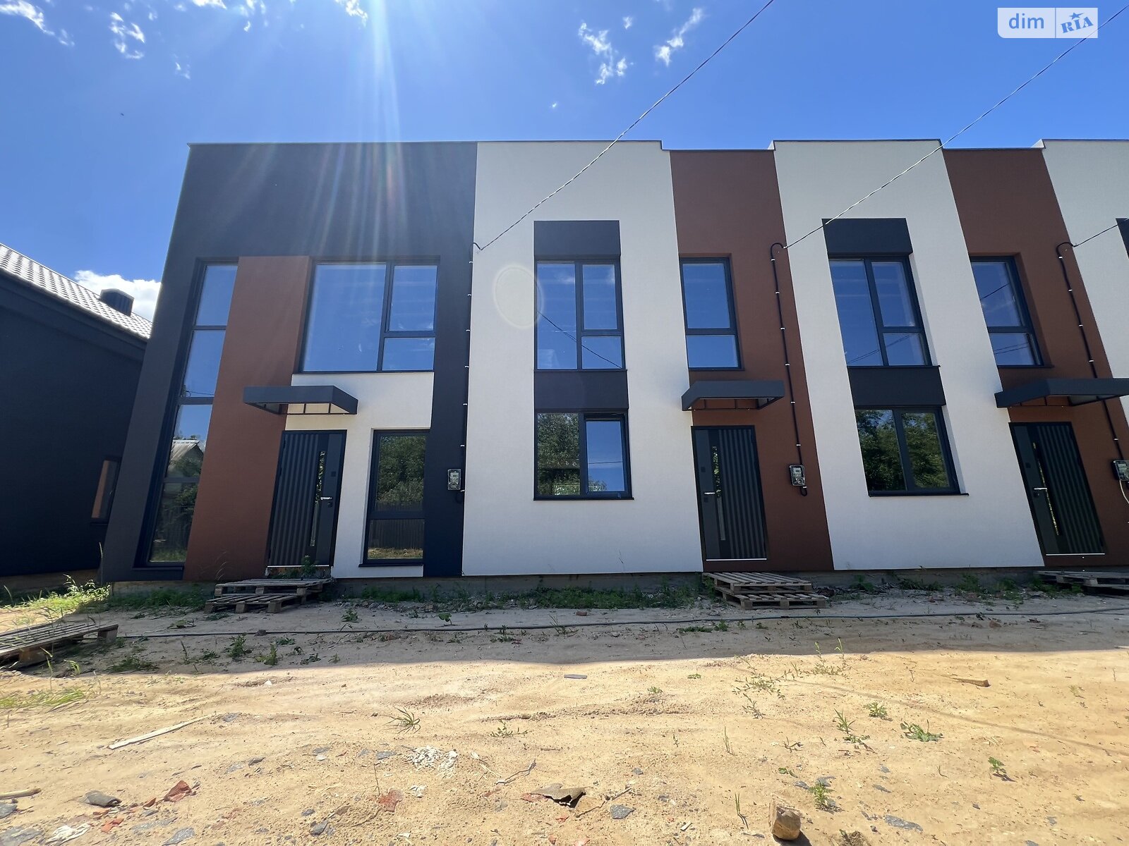 Обʼєкт нерухомості: 2 КІМ. ТАУНХАУС, ПЛОЩА - 90 м², ЦІНА - 55 990 $
, вул. Садова — HUBTRUST, Вінниця