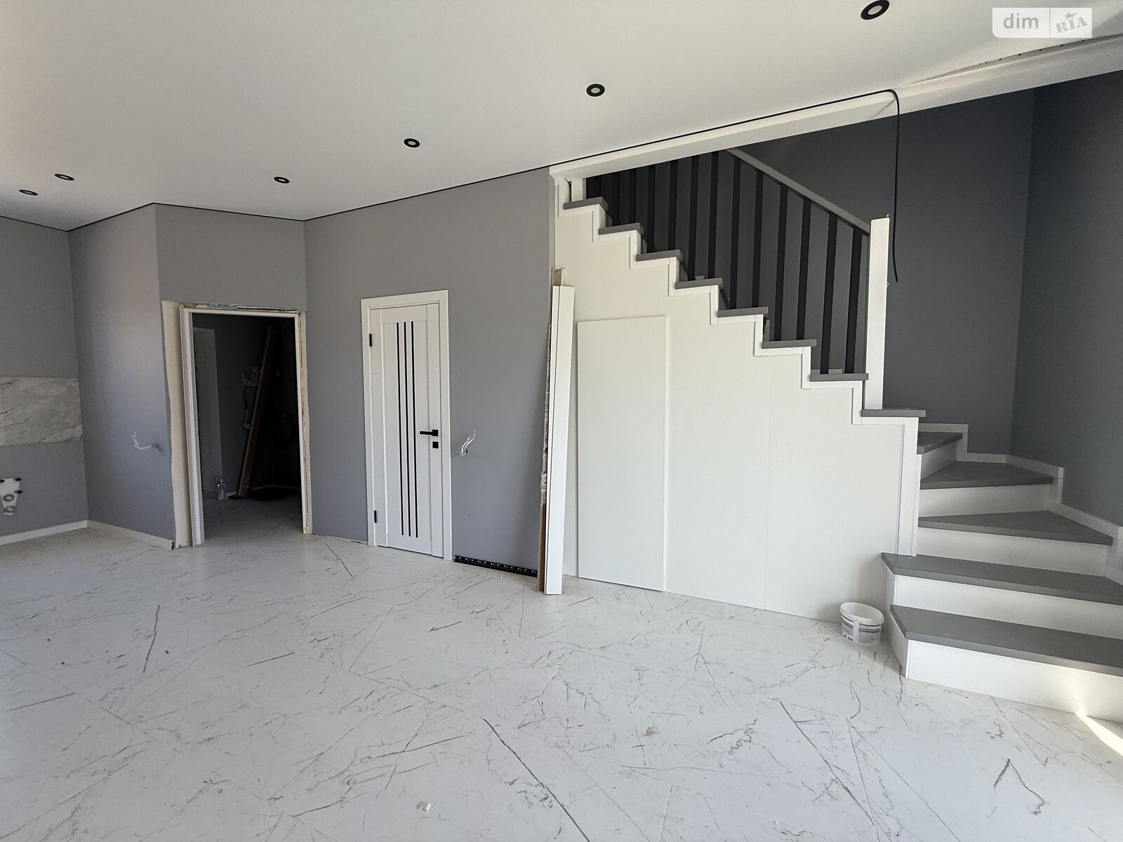 2 КІМ. ТАУНХАУС, ПЛОЩА - 75 м², ЦІНА - 73 000 $
, вул. Київська