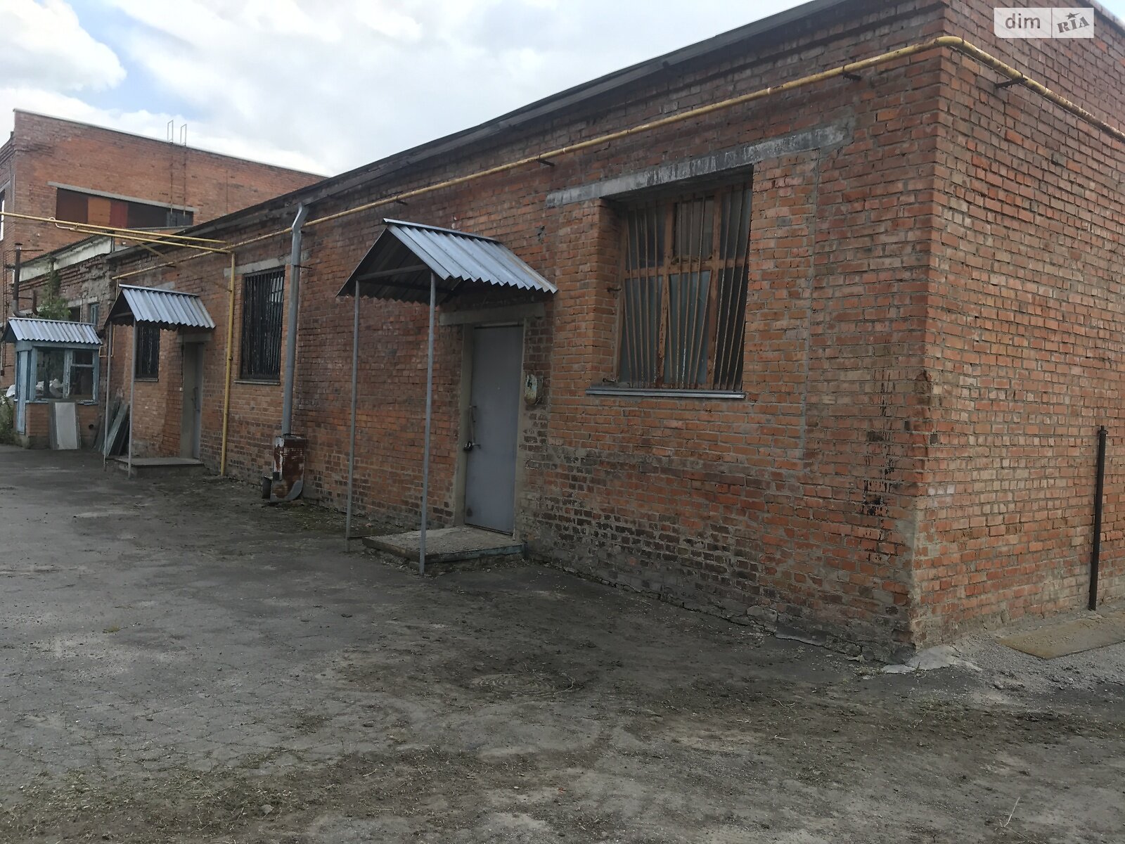 ПЛОЩА - 230 м², ЦІНА - 85 000 $
, вул. Олексія Миргородського(Черняховського)