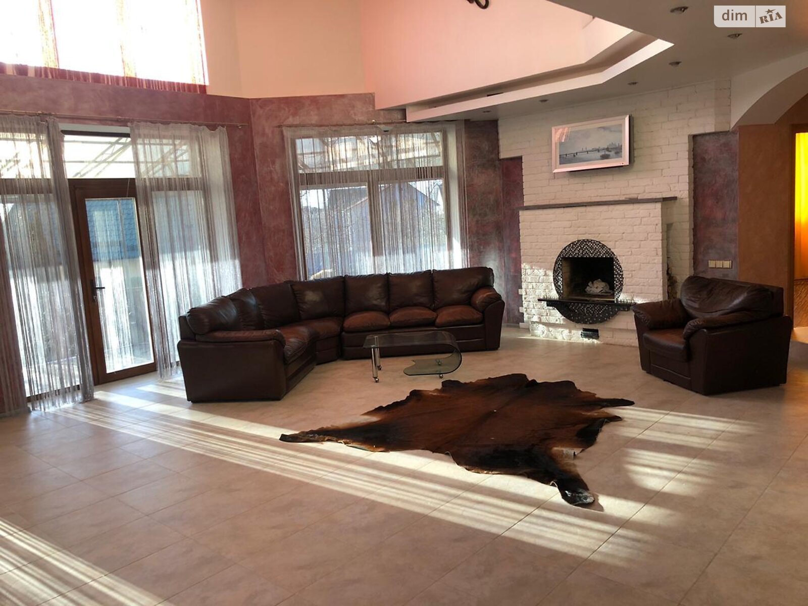 5 КІМ. БУДИНОК, ПЛОЩА - 350 м², ЦІНА - 2 000 $
, вул. Молодіжна