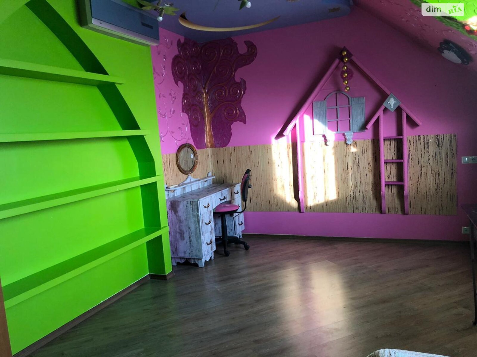 Обʼєкт нерухомості: 5 КІМ. БУДИНОК, ПЛОЩА - 350 м², ЦІНА - 2 000 $
, вул. Молодіжна — HUBTRUST, Вінниця